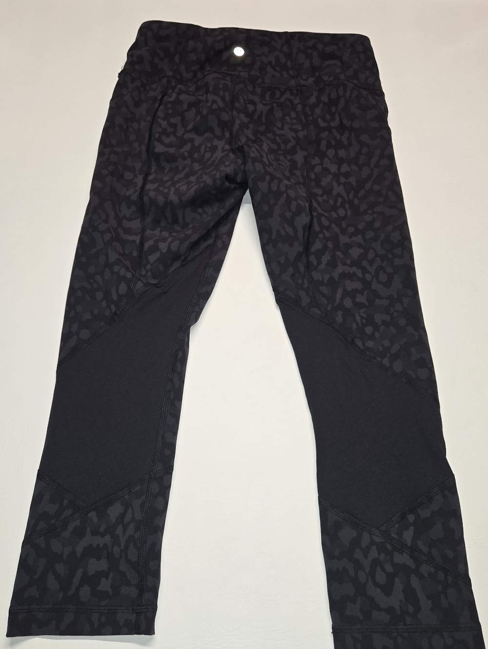 Lululemon Pace Rival High-Rise Cropped Camo Deep Coal Multi / Black Size 6